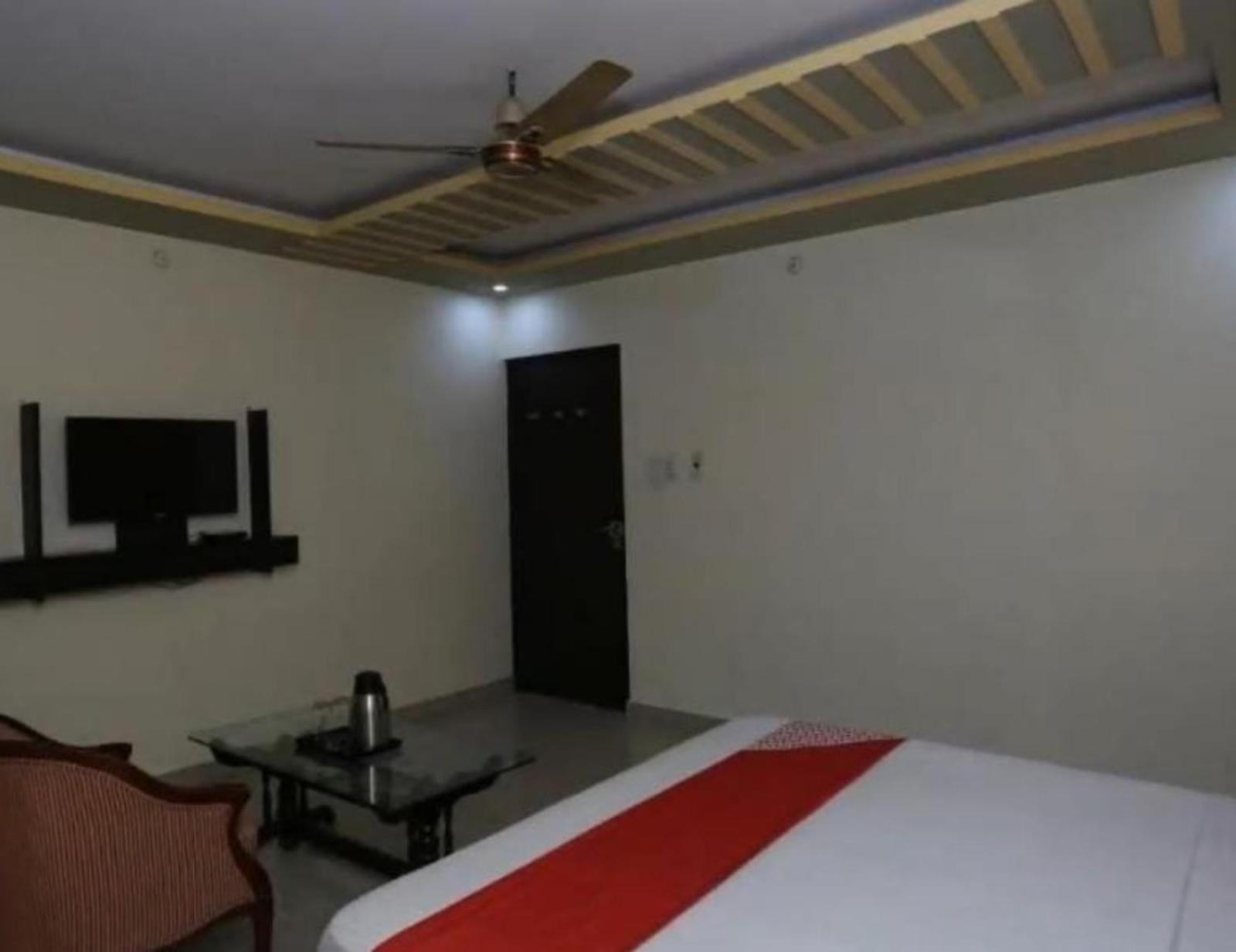 Hotel S K Palace Lucknow , Best Hotel In Lucknow , Hotel In Transport Nagar Lucknow ,Budget Hotels In Lucknow Luaran gambar